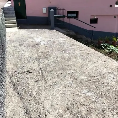 Casa Rosa Ribeira Brava
