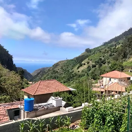 Casa Rosa Ribeira Brava